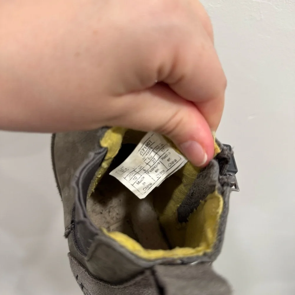 UGG Kids Nubuck Leather Callum Gray Boots Side Zip Size 10